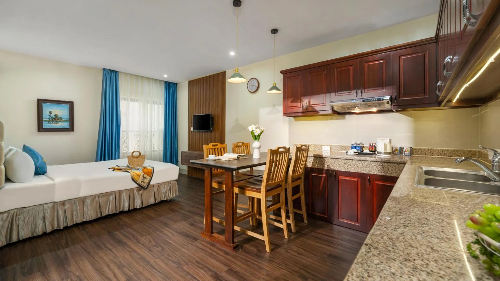 Seafront Hotel Danang 4*, Da Nang